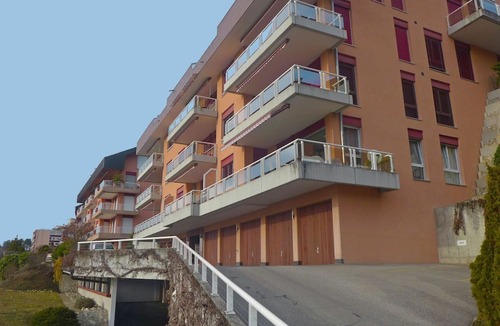 Montreux Apartment | Nice apartment for 5 guests with WIFI, TV, balcony, pets allowed and panoramic view