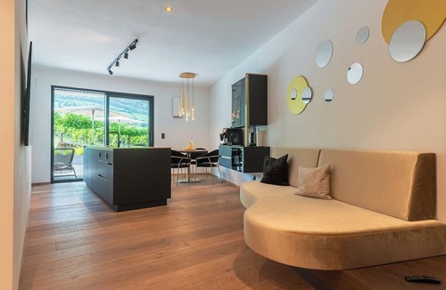 Centro - Piani - Rencio Apartment | Holiday Apartment ‘Erbacher – Gabi’s Suite’ with Mountain View, Sauna and Pool