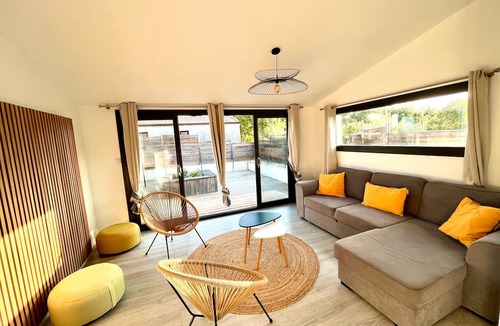 Montsegur-sur-Lauzon Villa | NUIKI Lodges