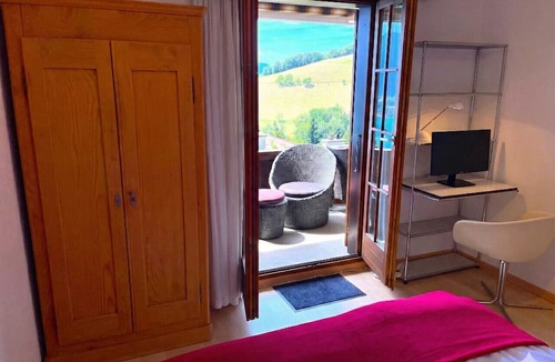 Goldiwil Apartment | Concierge, Scenic Views, Long Stay by SwissHut