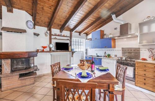 Dormelletto Apartment | Casa Rolè, Lake Maggiore Patio House w/BBQ - Happy Rentals