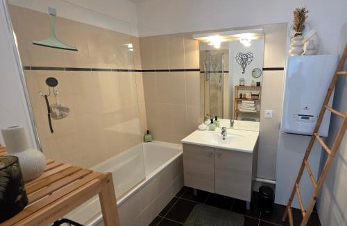 Douvaine Apartment | Face au Jura, appartement neuf 70m2, à 10 minutes de Genève pour 1 à 6 personnes