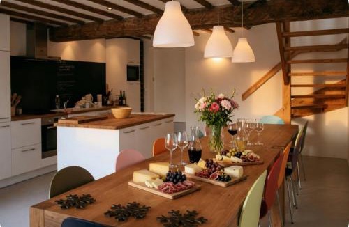 Les Varcins Ski Chalet | Chalet Broski - Spacious Chalet with Hot Tub, Sauna & BBQ
