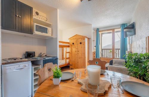 Val-Thorens Apartment | Balcony Ski-In Ski-Out with View apartments in centre of Val Thorens