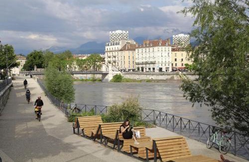 Grenoble City Centre Apartment | Duplex Cosy & Lumineux, Tram, Hyper-Centre, Netflix