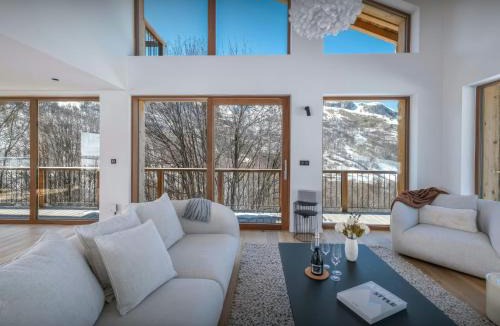 Praranger Ski Chalet | Chalet Artemis - OVO Network