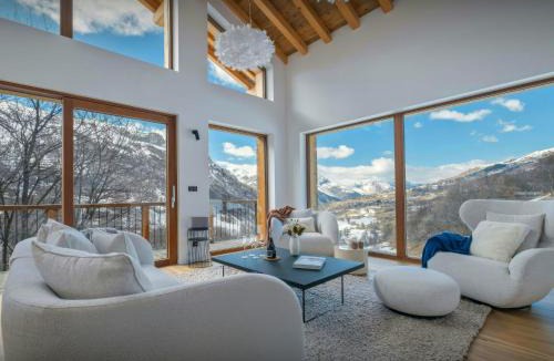 Praranger Ski Chalet | Chalet Artemis - OVO Network