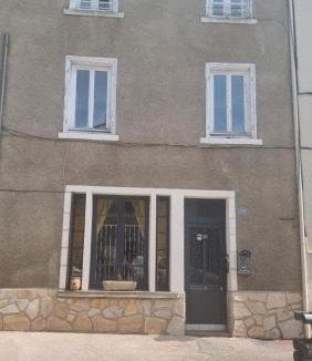 Saint-Germain-Laval House | Clos Germanois entre Clermont, Lyon ,St Etienne A89 sortie 32