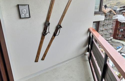 Val-d'Isere Apartment | Appartement confortable, vue village - 5 pers. - FR-1-411-32