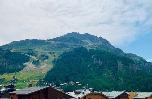 Val-d'Isere Apartment | Appartement confortable, vue village - 5 pers. - FR-1-411-32