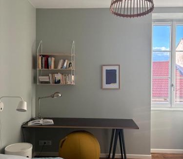 Le Coteau Apartment | Le Nid d'Octobre - design and urban refuge