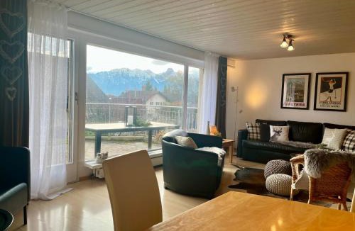 Steffisburg Apartment | Grosse Ferienwohnung ideal für Gruppen, nähe Thun und Interlaken