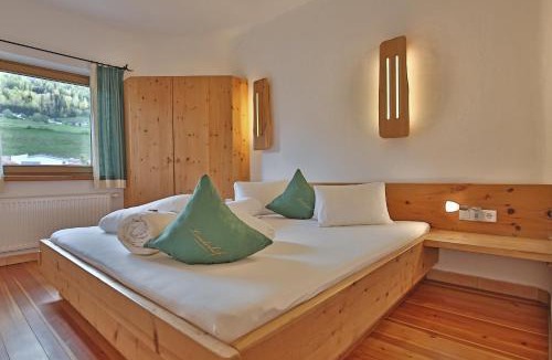 Arzl im Piztal House | Kinderbauernhof Leneler