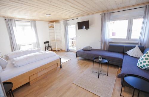 Mader Apartment | Wohnung OG KLIMATISIERT mit 3 Schlafzimmer in ruhiger Gegend