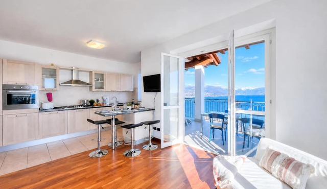 Penthouse The Magnifique View in Stresa