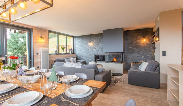 French Alps 5-Bed Cottage, Sleeps 12 with Parking