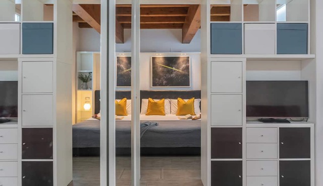 Domus in Como - Six Bedroom Apartment, Sleeps 15