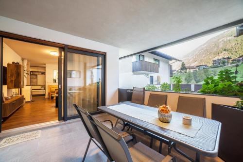 Holzer's Apartment