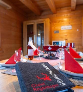 Chalet Regenbogen Familienapartment mit Indoor-Rutschbahn & Spieloase an der Fussgängerzone