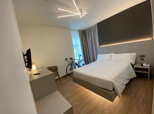 Fly Bike Hotel